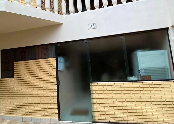 Três praias para ir a pé Térreo 2 vagas de estacionamento Ar Condicionado