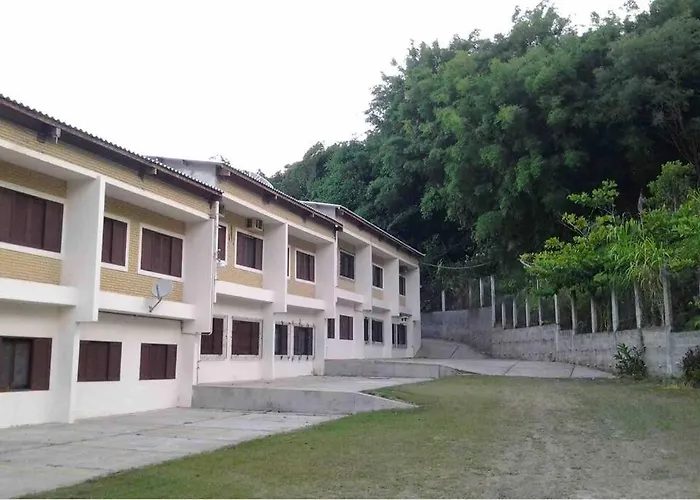 Três praias para ir a pé Térreo 2 vagas de estacionamento Ar Condicionado